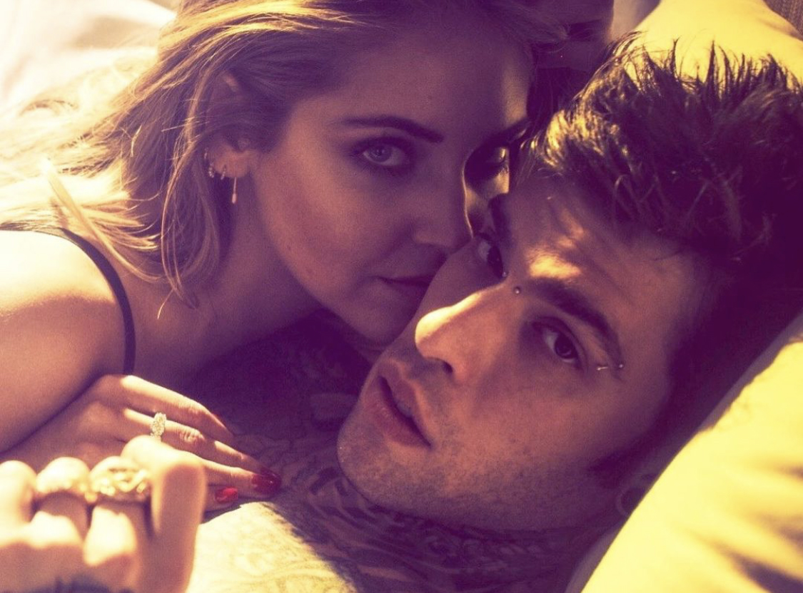 Buon Compleanno Fedez Gli Auguri Romantici Di Chiara Radio Subasio